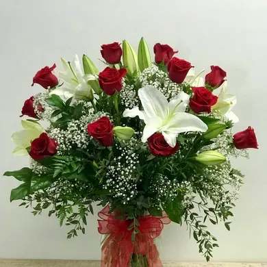 Roses & Lilies in Vista California, Crozier's Flowers and Plants