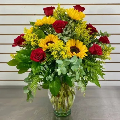 Rose Reverie in Vista California, Crozier's Flowers and Plants
